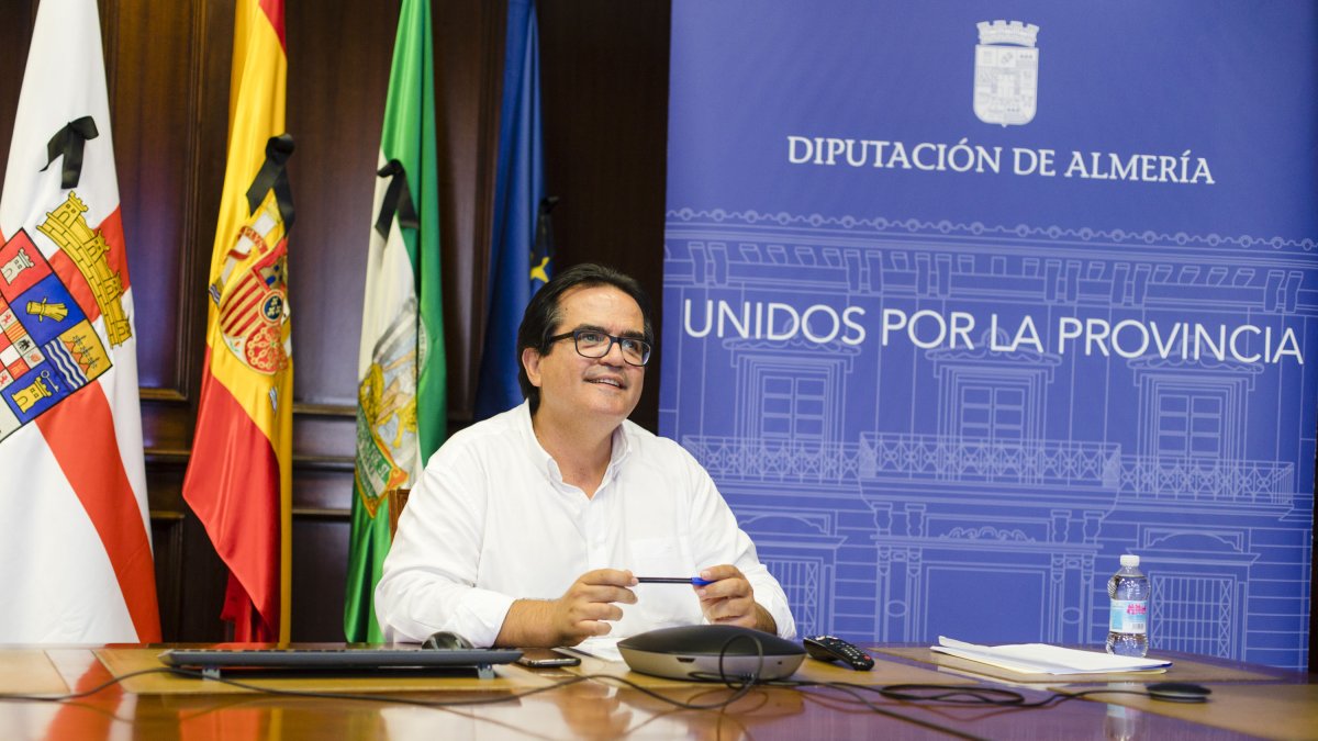 Diputado de Promoción Agroalimentaria, Antonio J. Rodríguez en la reunión virtual.