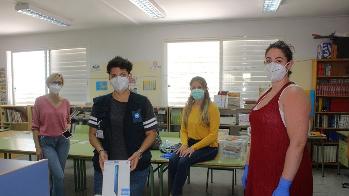 Personal del CEIP Inés Relaño el día que abrieron los colegios.