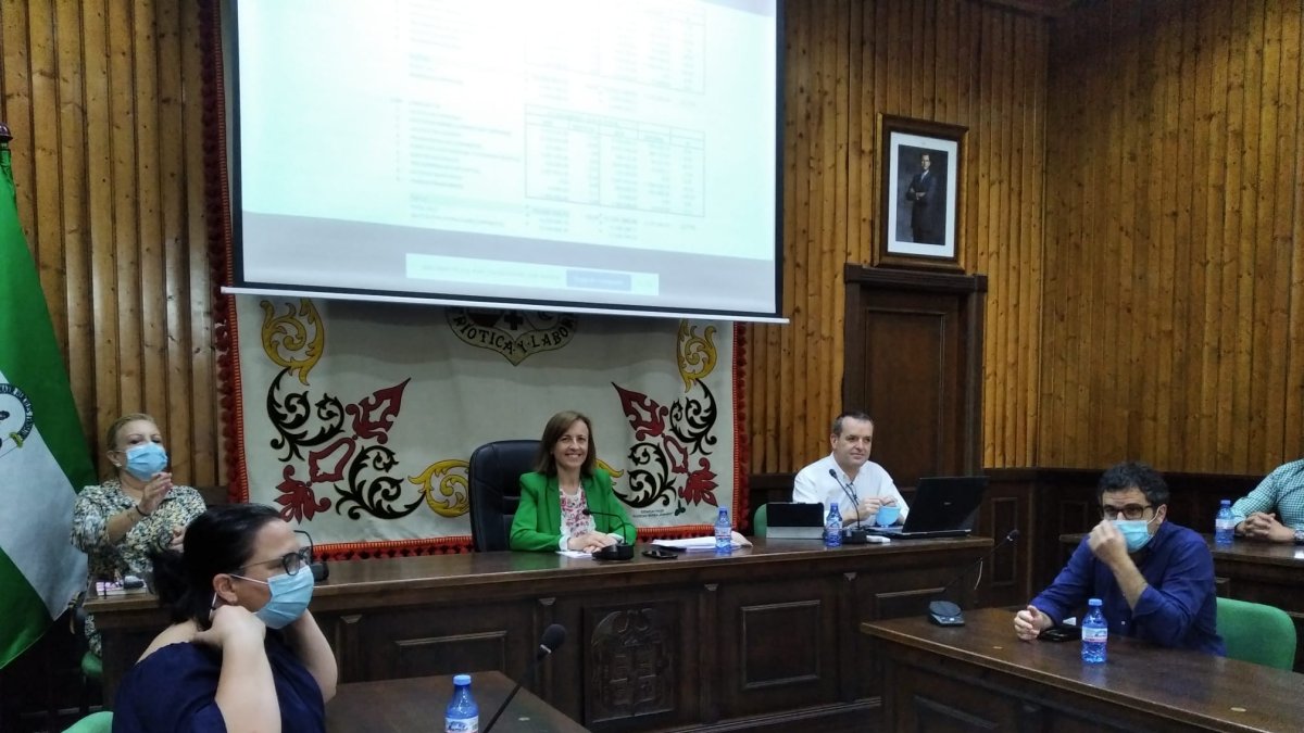Fotografía de la rueda de prensa celebrada ayer en el Ayuntamiento de Huércal-Overa.