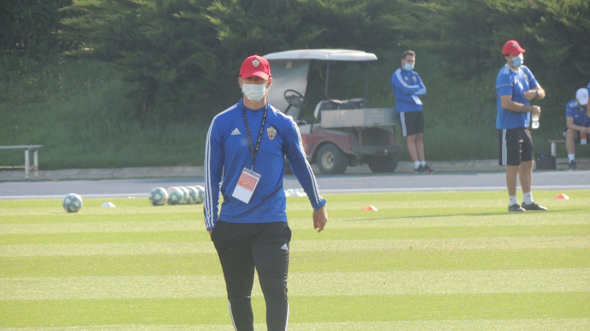 El míster Guti este martes en el campo Anexo.