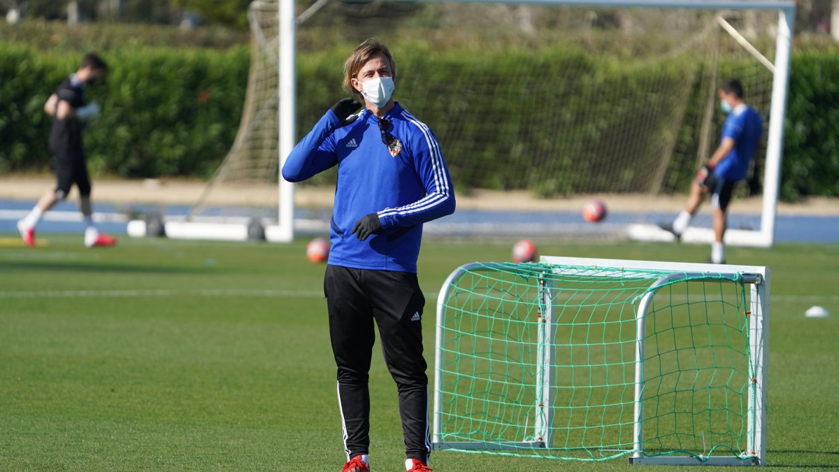 José María Gutiérrez, \'Guti\', busca el ascenso con el Almería.