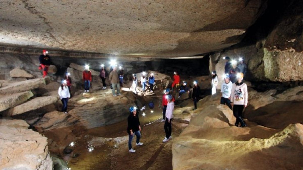 Imagen de las rutas guiadas en Cuevas de Sorbas.
