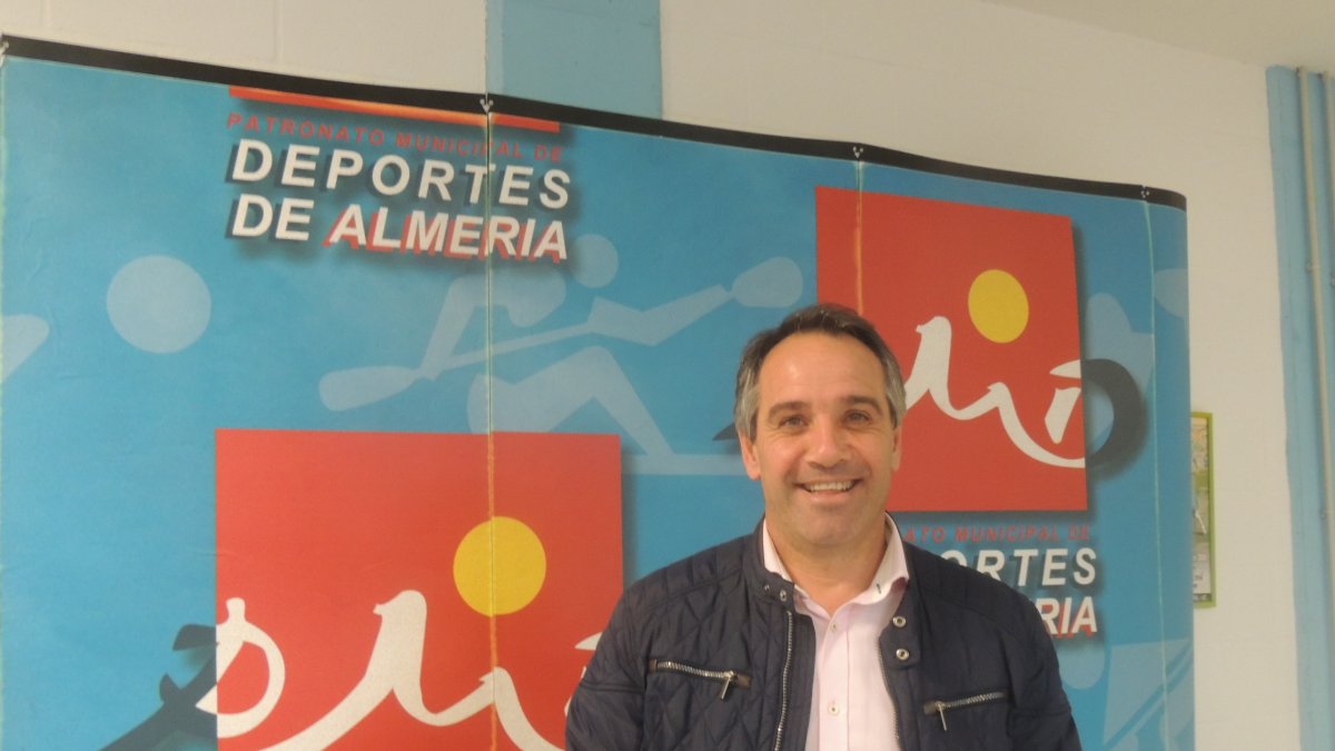 Juanjo Segura posa para LA VOZ en el Patronato Municipal de Deportes.