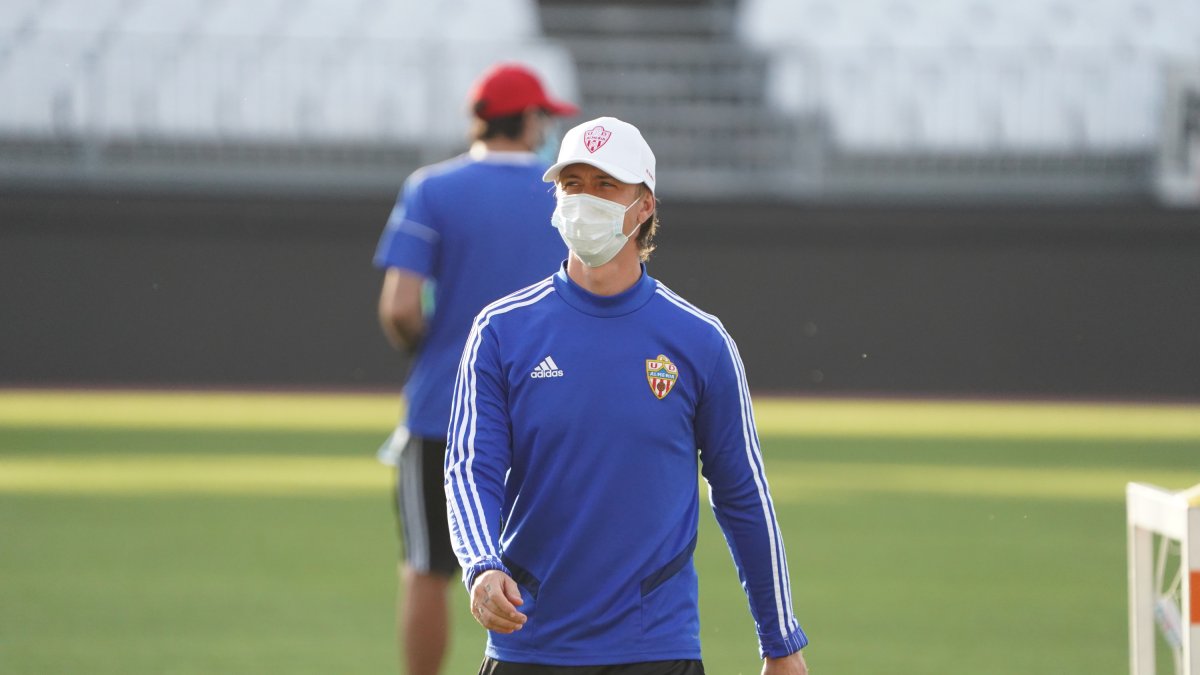 Guti, en la banda del Estadio de los Juegos Mediterráneos.