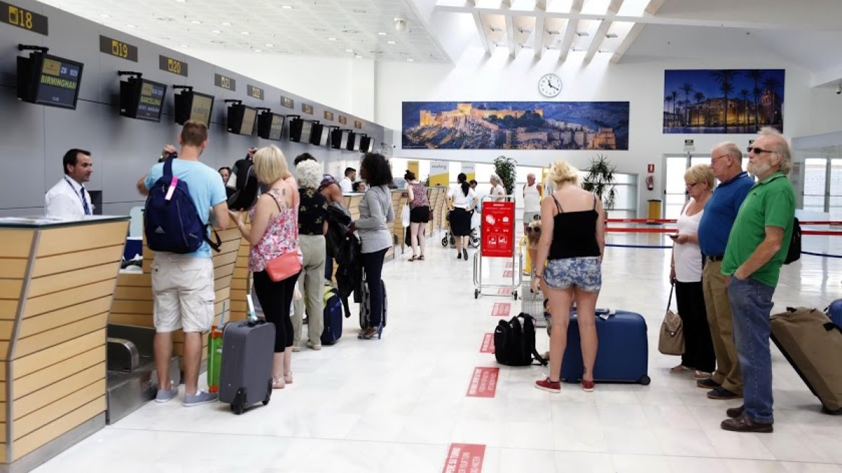 Imagen de archivo del aeropuerto de Almería.
