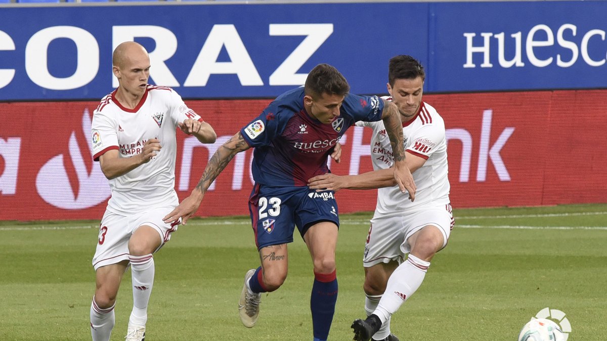 El Huesca perdió en casa contra el Mirandés 1-2.