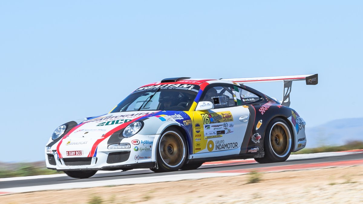 Francisco Gaitán, con Porsche.