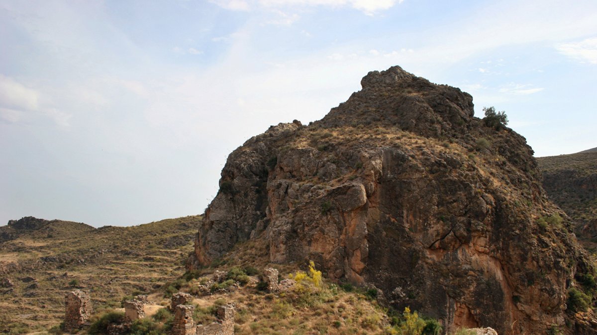 Peñón de la Reina y detalle de los baluartes. Foto: Pako Manzano / Justo Pageo