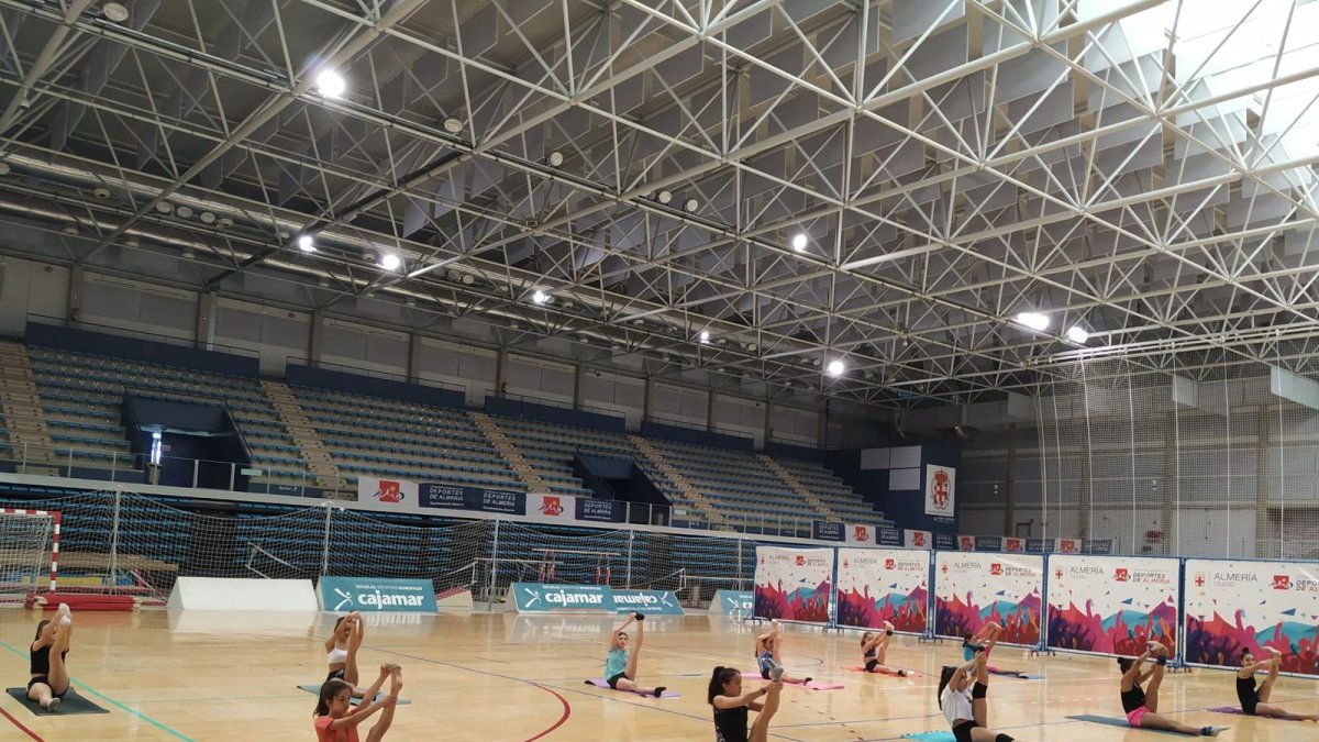 Las gimnastas de la EDM Costarítmica vuelven a coger ritmo.
