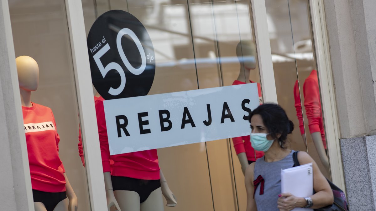 Los empresarios piden que se aplacen este año las rebajas