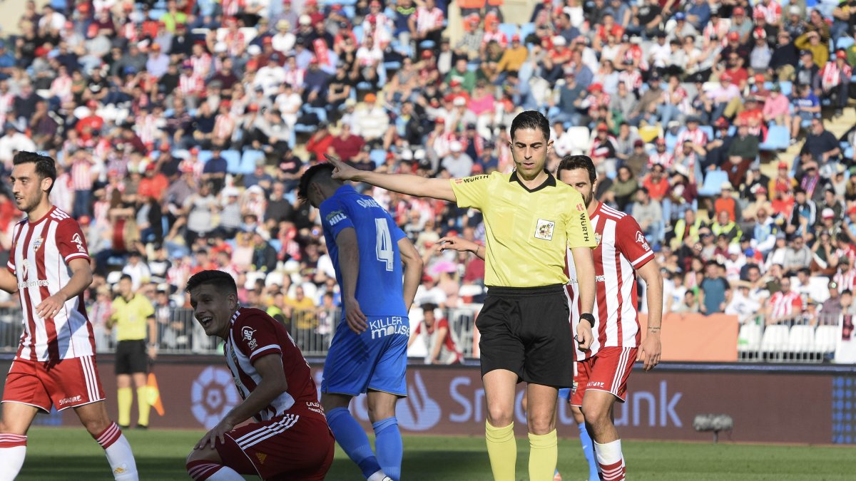 Bikandi Garrido en el Almería-Fuenlabrada.
