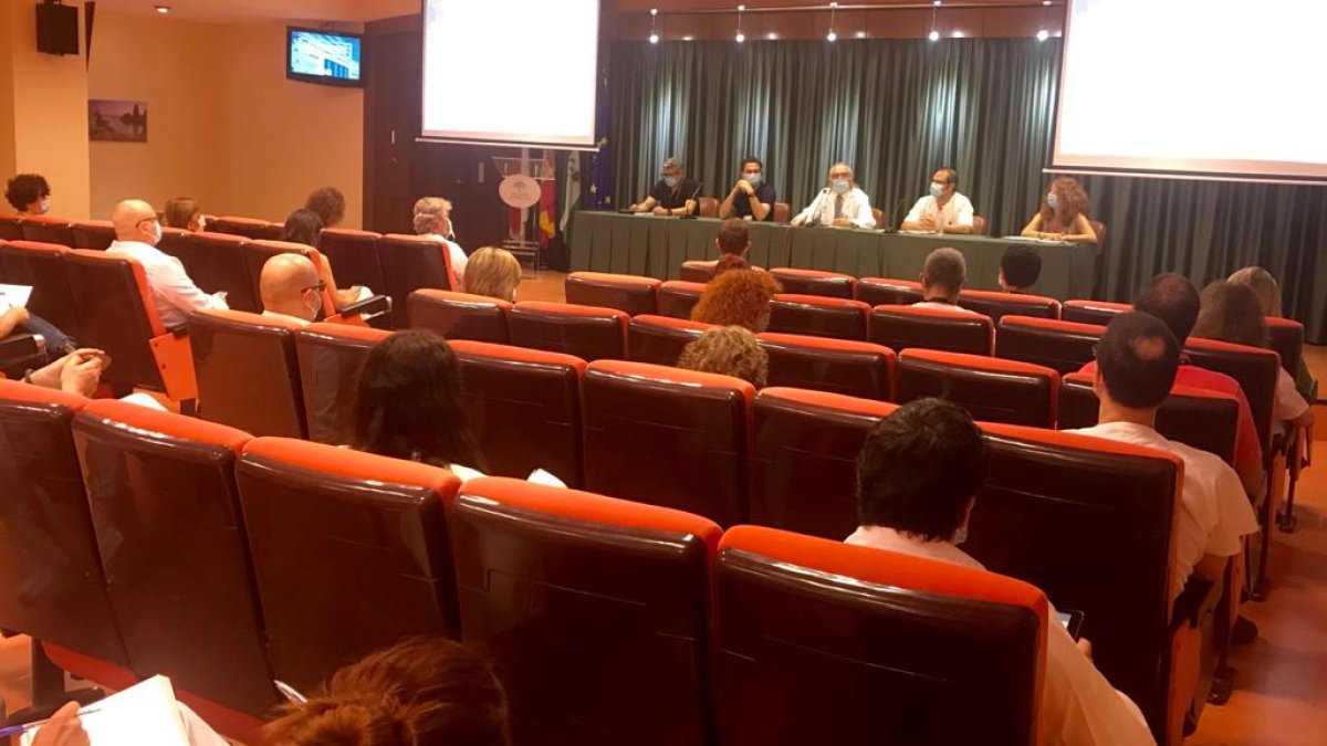 Vista de la reunión de la comisión hospitalaria.