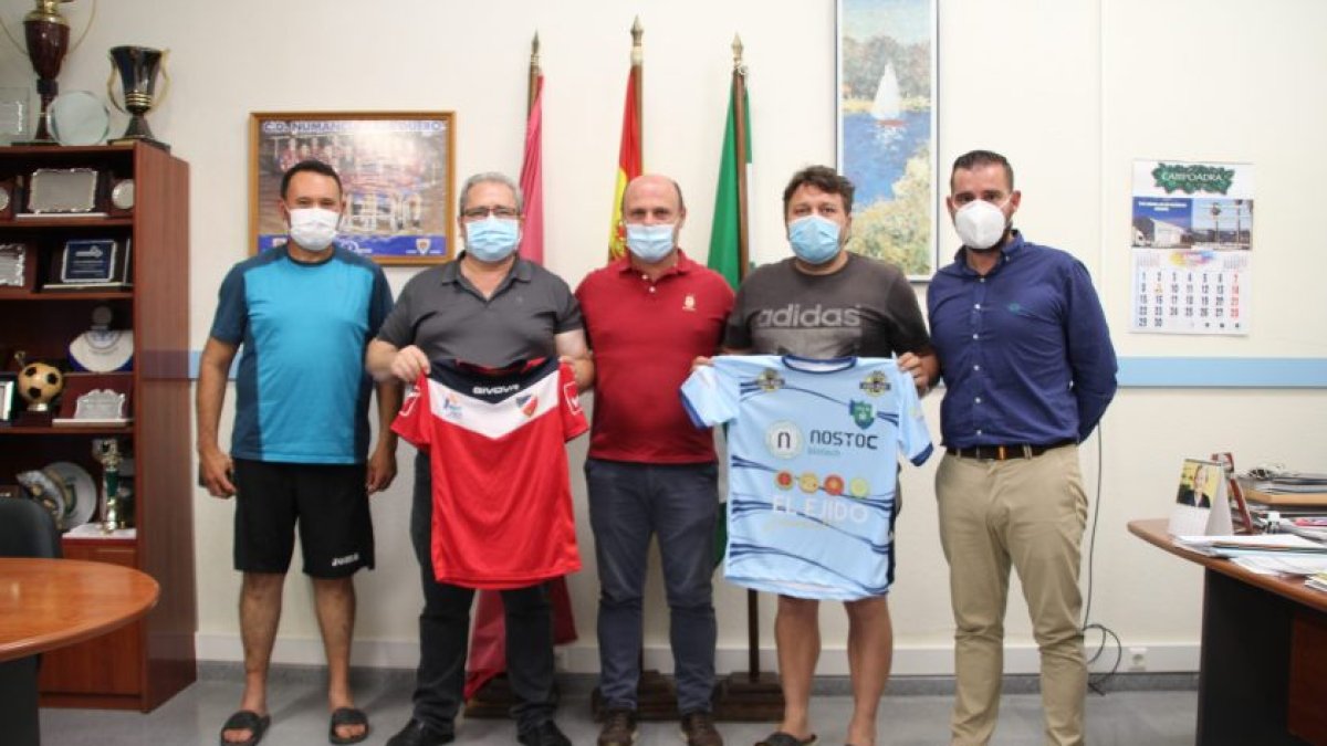 Sigue creciendo el compromiso del CD El Ejido con los clubes.