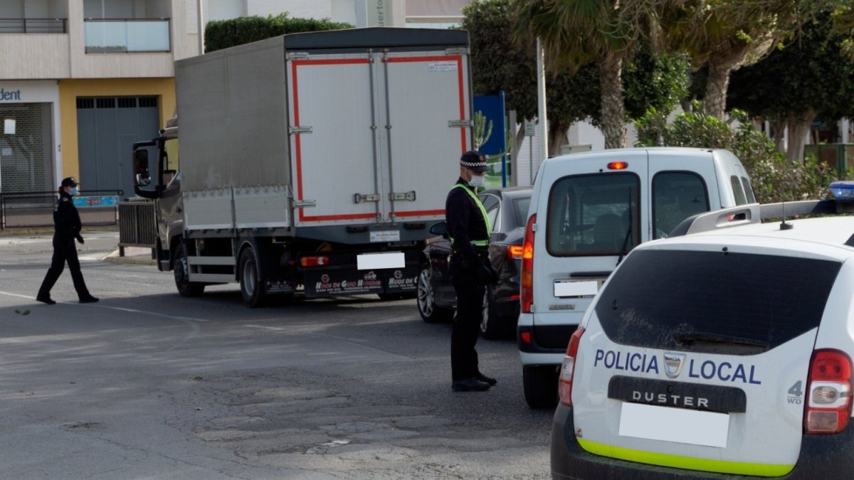 Control de tráfico de la Policía Local de Adra.
