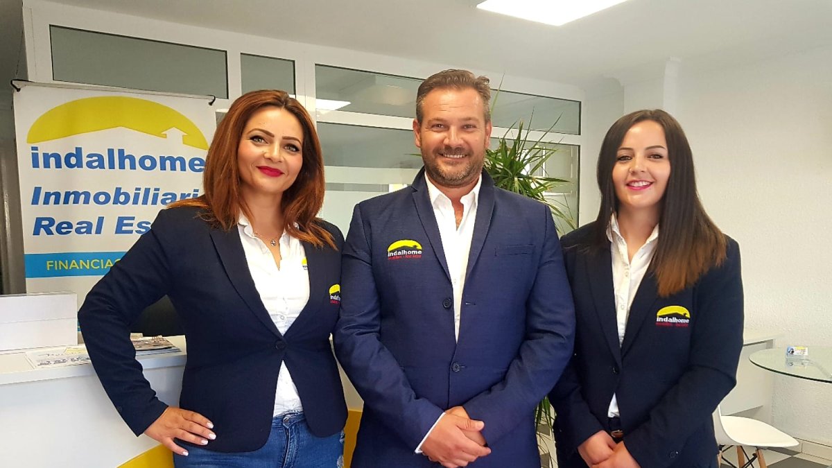 Paqui Hernández, Miguel A. Gallardo e Isabel Hernández.