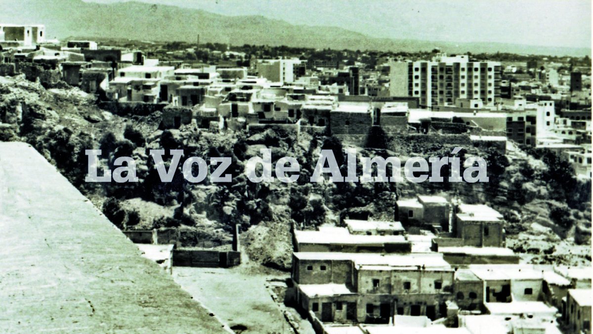 A finales de los años sesenta, los suburbios del cerro aguantaban el temporal de la pobreza.