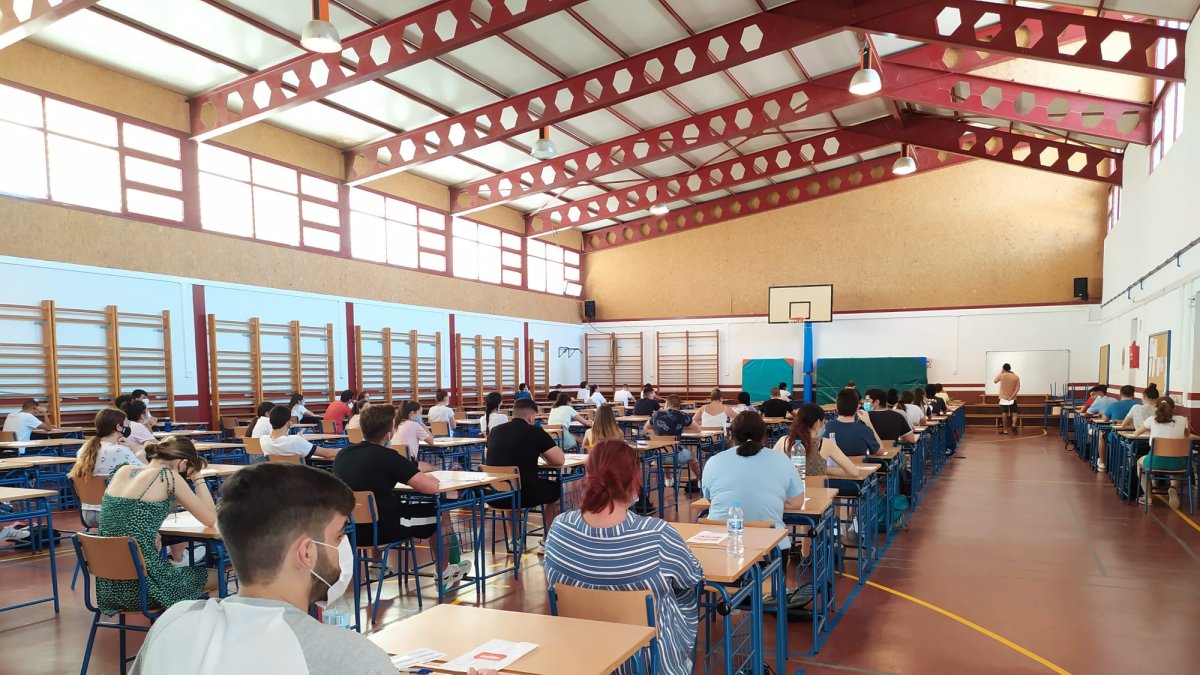 Alumnos durante la realización de las pruebas de acceso a la Universidad en julio de 2020