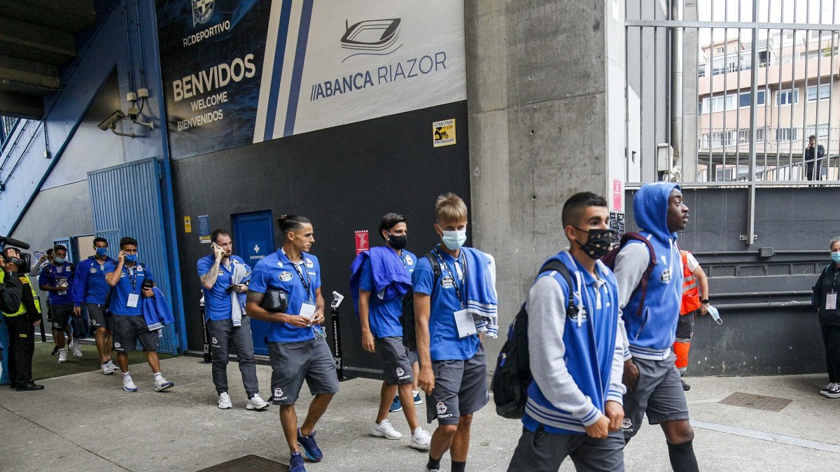 El Deportivo abandonando Riazor.