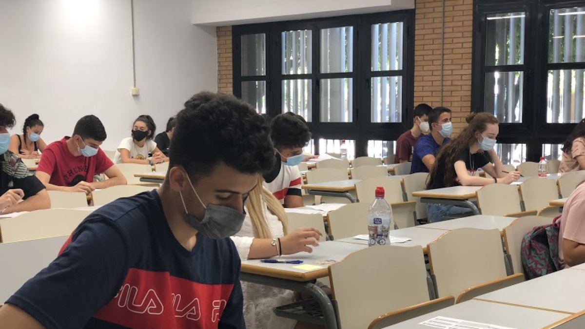 La Selectividad de las mascarillas ya tiene notas de corte.