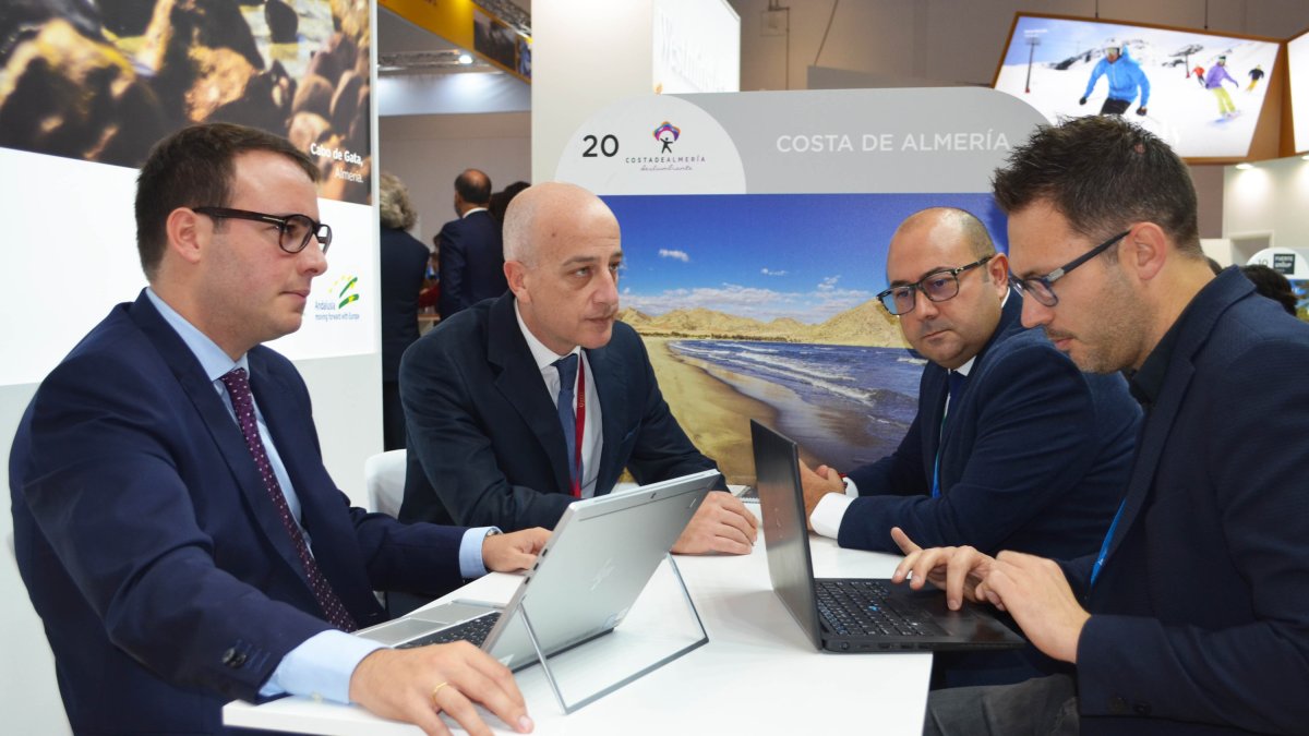 Una de las reuniones en las que ha participado el diputado provincial de Turismo, Fernando Giménez.