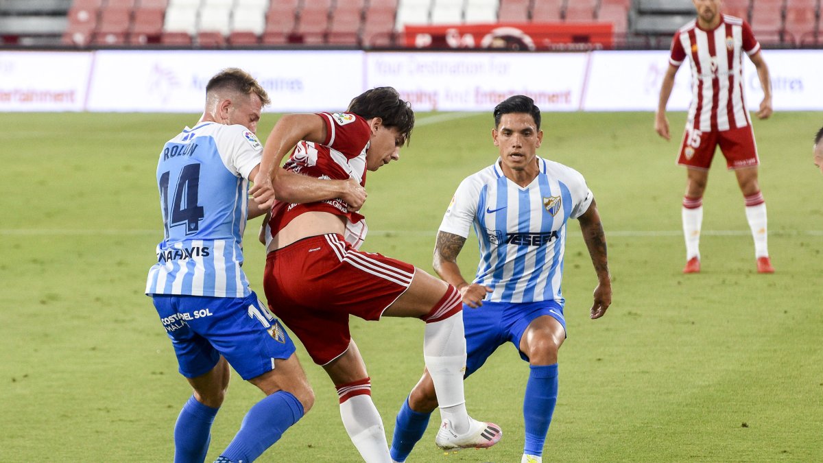 Coric, más suplente que titular este año, en una jugada ante el Málaga.