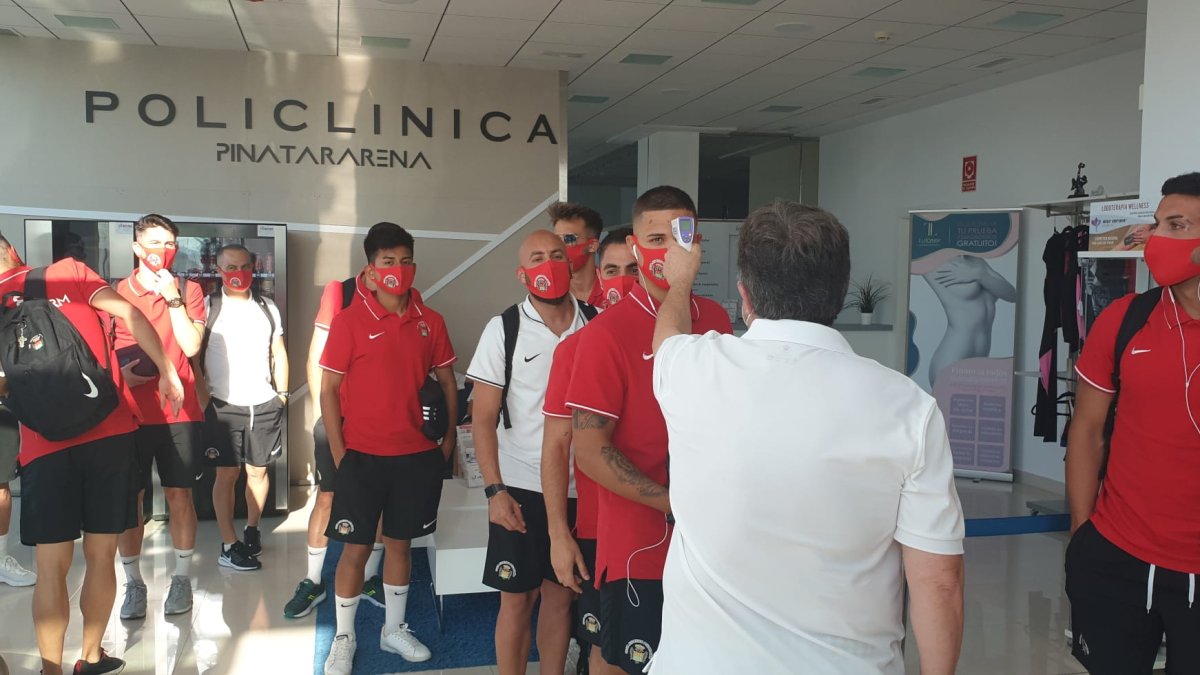 Los jugadores del Pulpileño, antes de jugar con el Lorca.