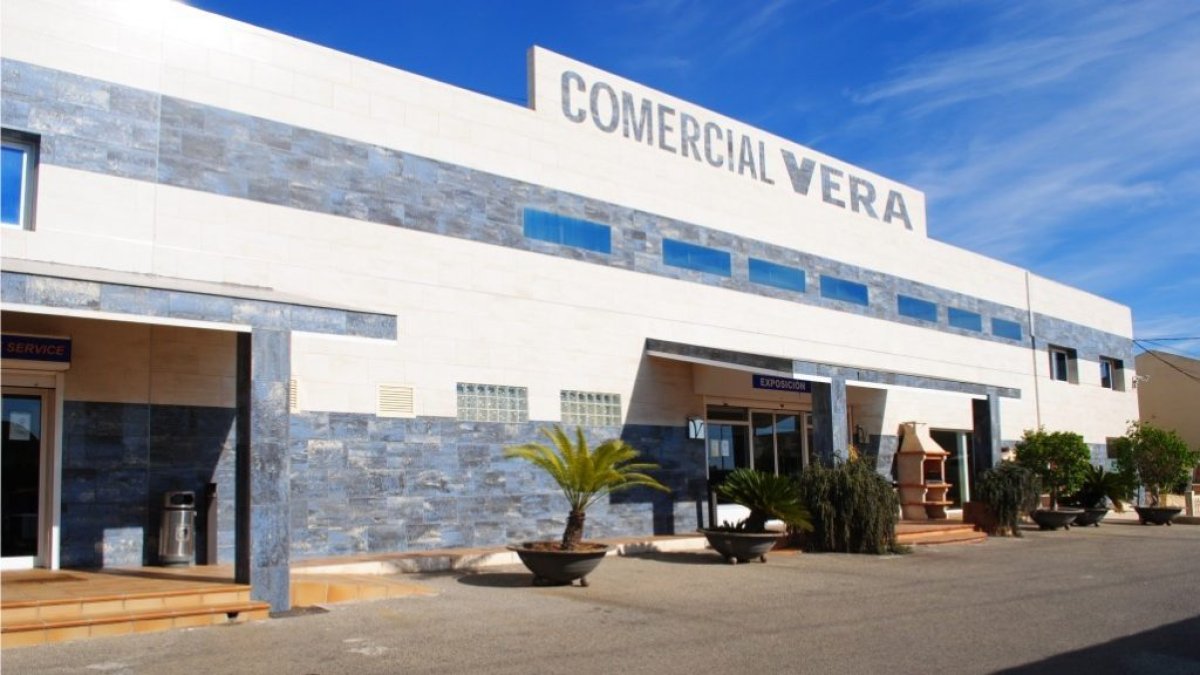 Las compras que se  realicen en Comercial Vera HOY viernes 31 de Julio, tendrán de regalo un descuento equivalente al IVA.