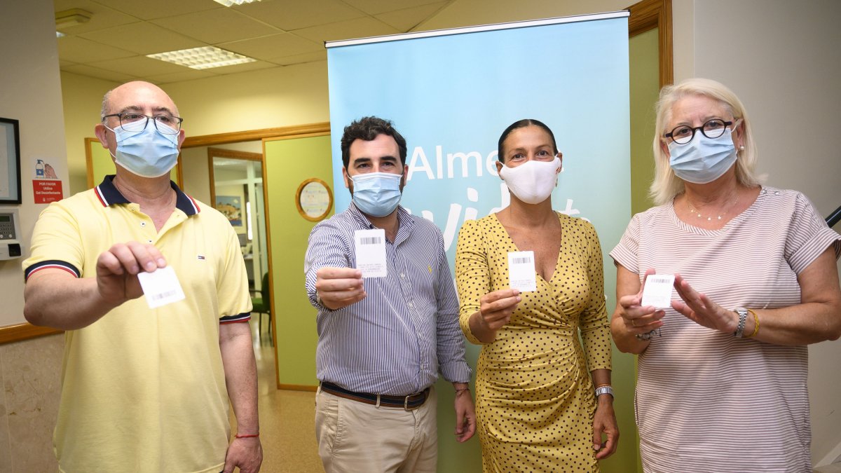 Entrega de los tickets de parking.