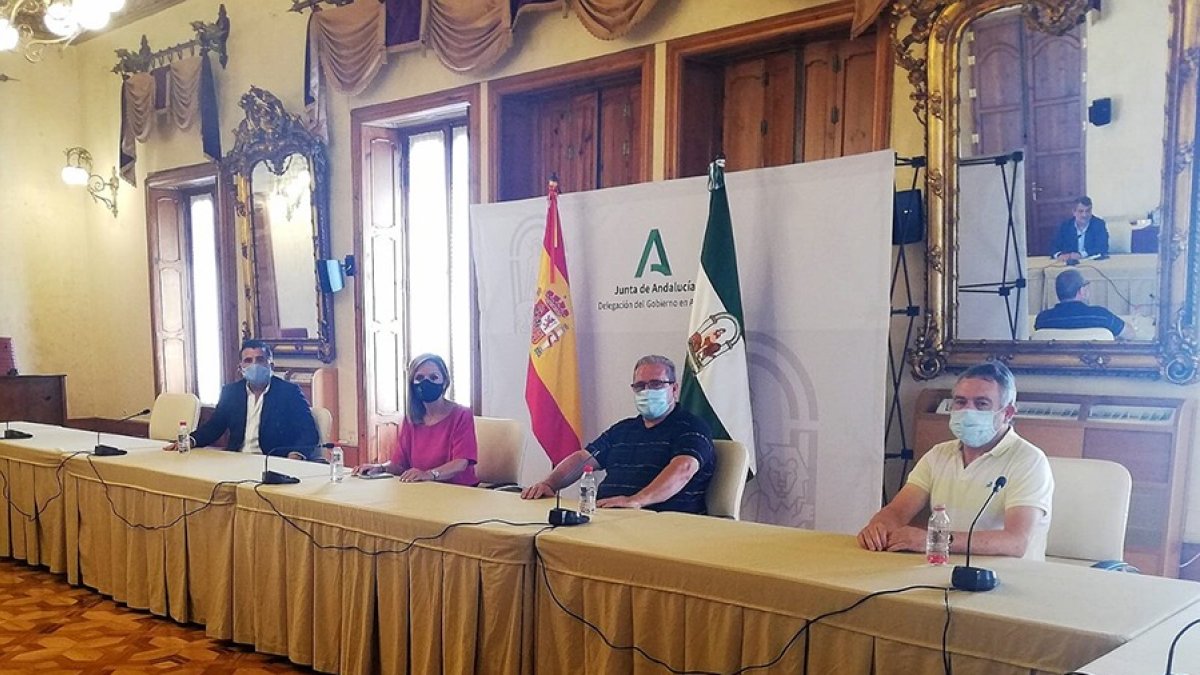 La Delegada del Gobierno felicita al CD El Ejido por los ascensos.