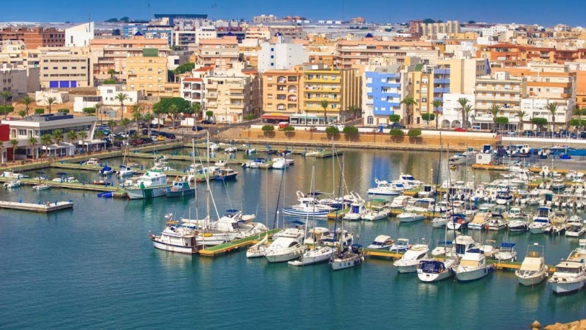 Imagen del Puerto de Roquetas de Mar, donde se desarrollarán las actuaciones.