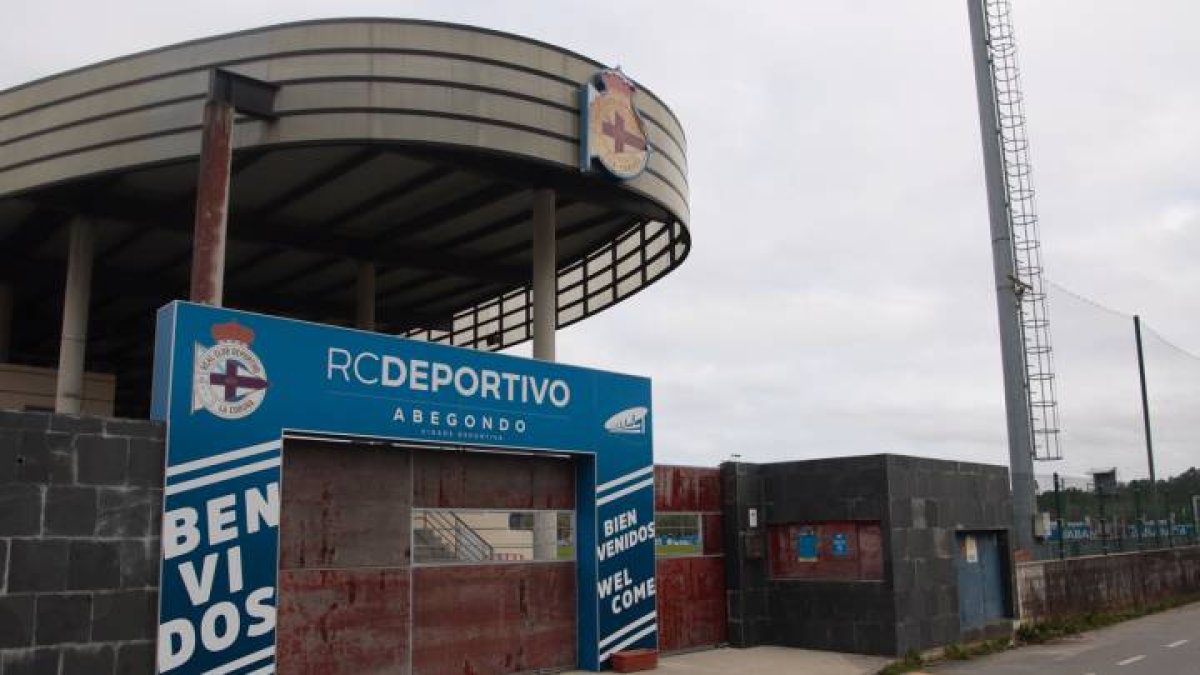 El Deportivo se planta y no se somete a los test PCR de LaLiga.