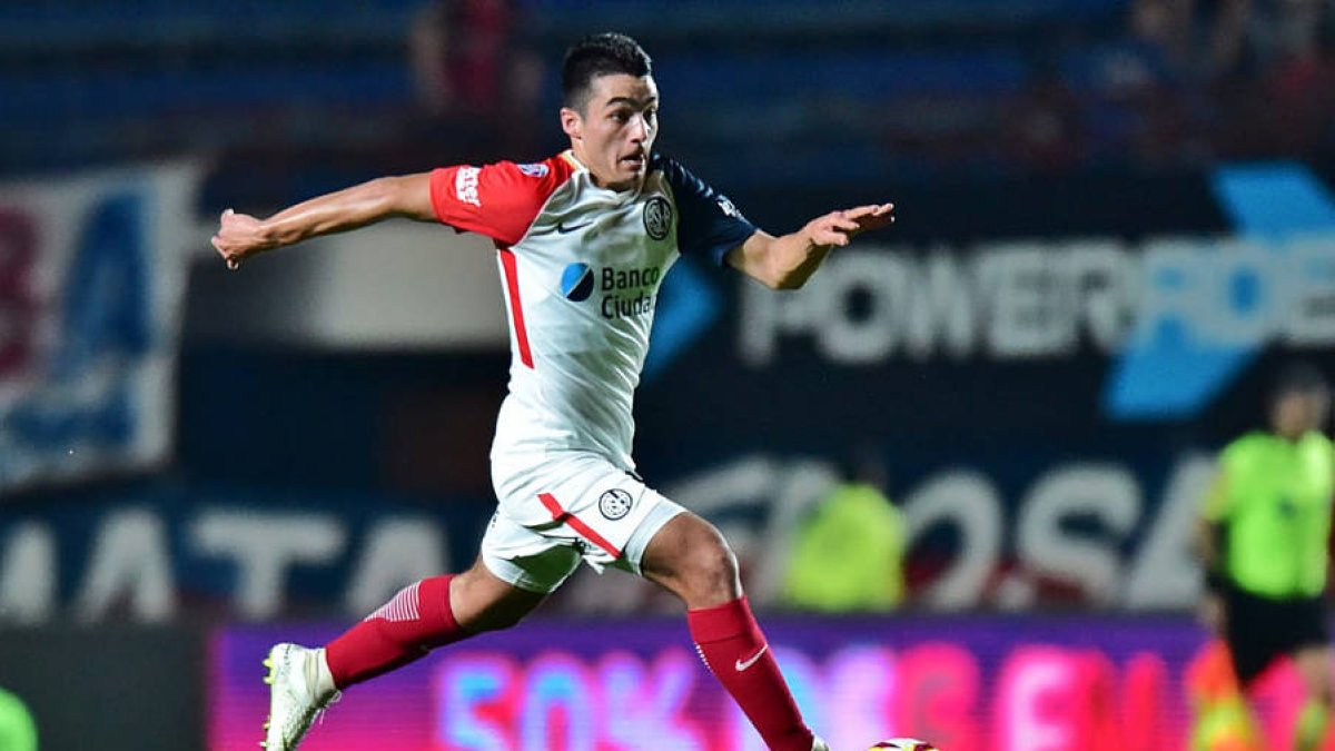 Matías Palacios en su debut con San Lorenzo.
