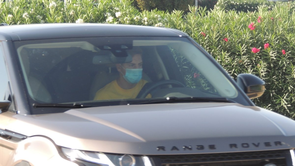 Francis Guerrero saliendo del Estadio Mediterráneo.