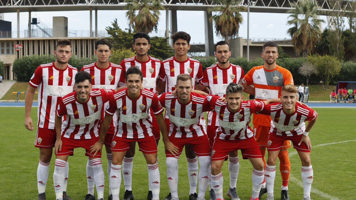 Un once del filial del Almería.