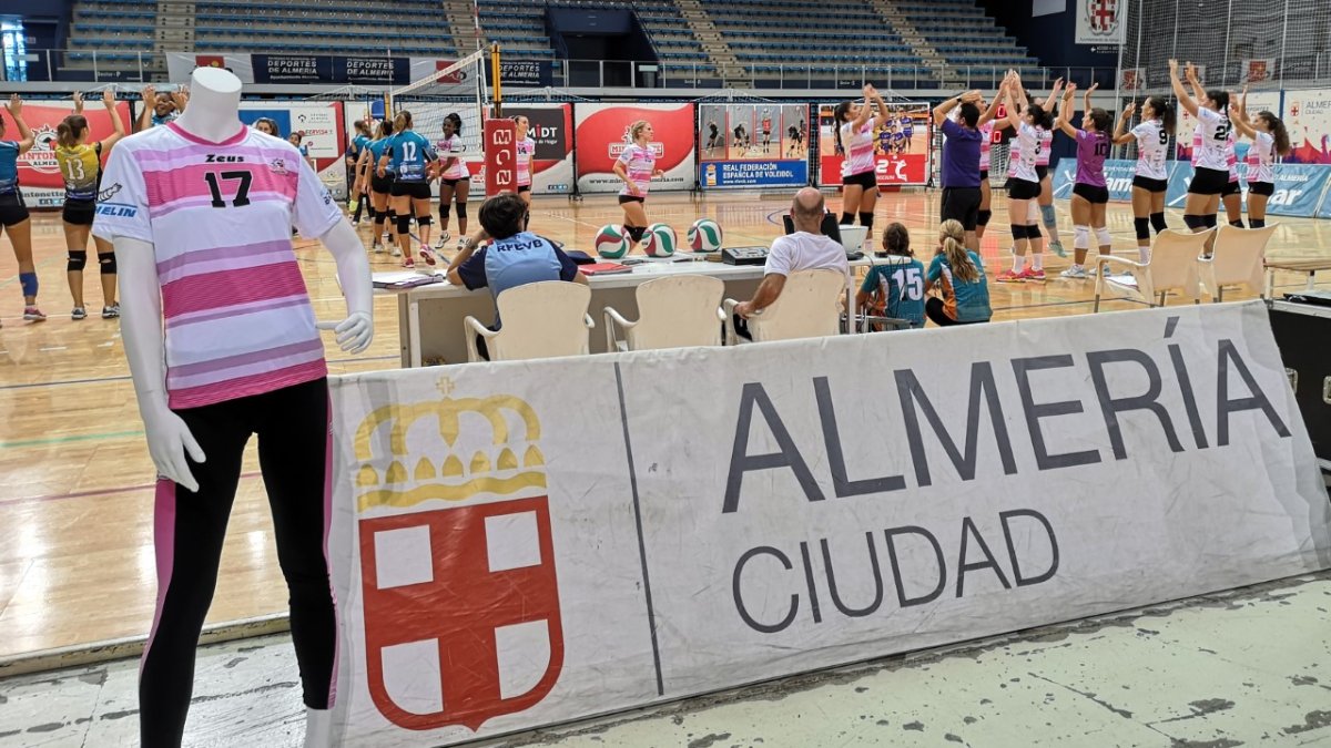 Las jugadoras almerienses dan un salto de categoría.