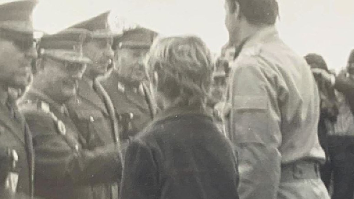 Don Felipe con su padre en Turre, en 1981. Foto Mullor