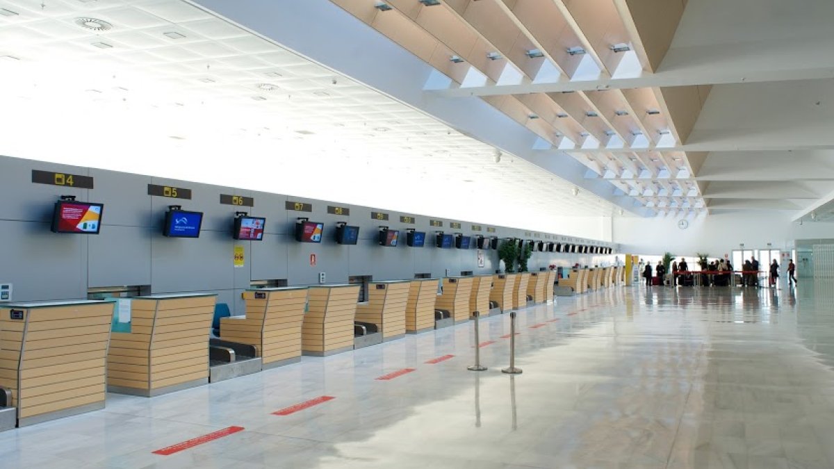 Almería, aeropuerto que más viajeros ha perdido por el Covid-19.
