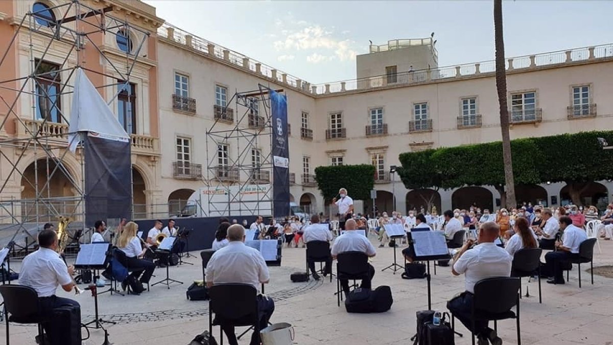 Concierto de la Banda Municipal de Müsica de Almería, el pasado julio en la Plaza Vieja.