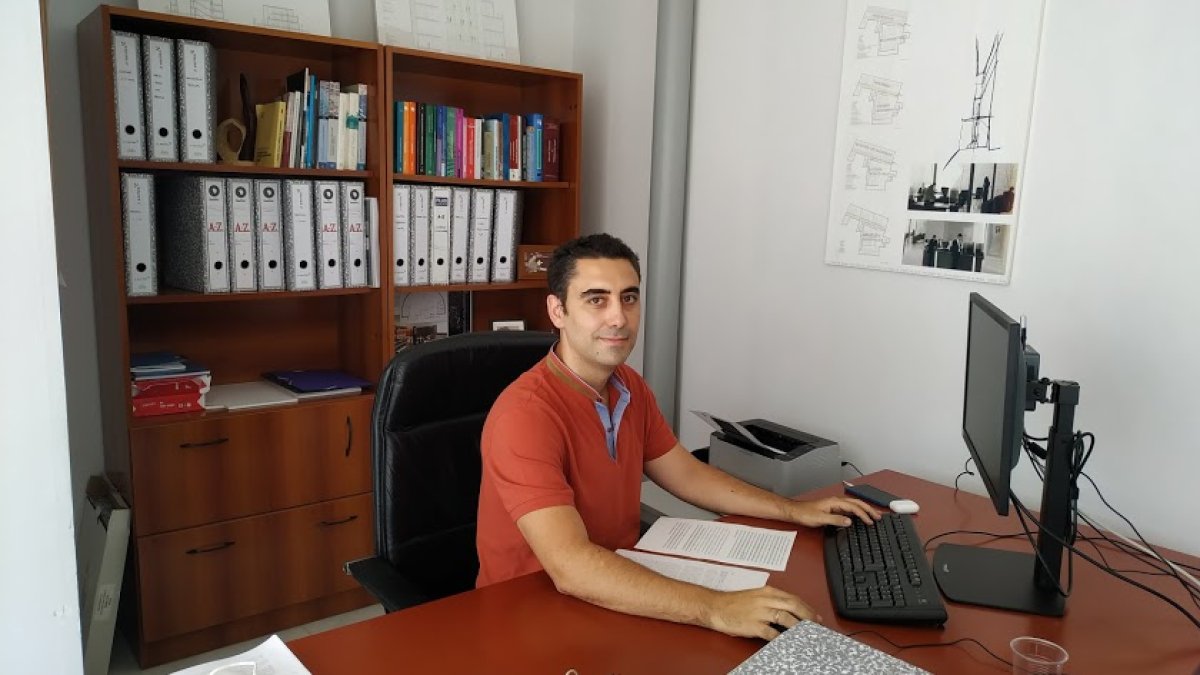 Joaquín Pérez de la Blanca, edil no adscrito, en su despacho