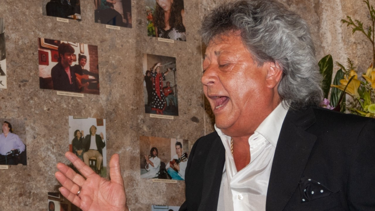 Pansequito en una de sus inolvidables noches de cante en El Taranto (Foto: Archivo de la peña).