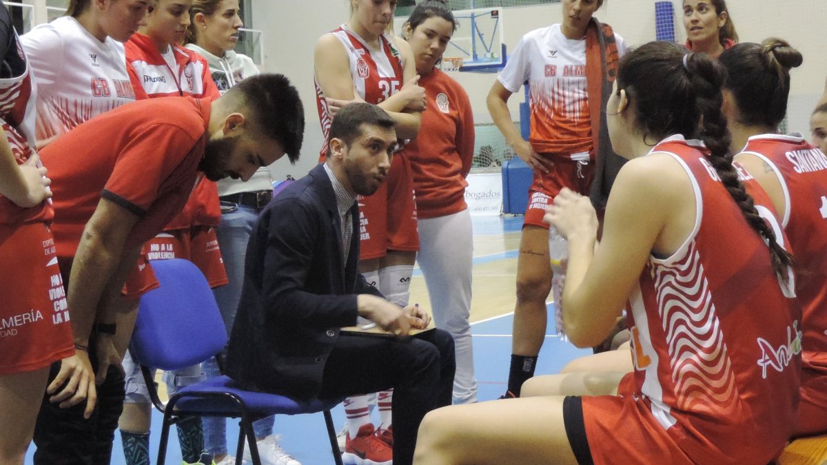 Jacinto Carbajal deja el banquillo de ISE CB Almería.