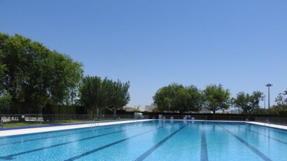 Instalaciones de la Piscina Municipal de Huércal-Overa.
