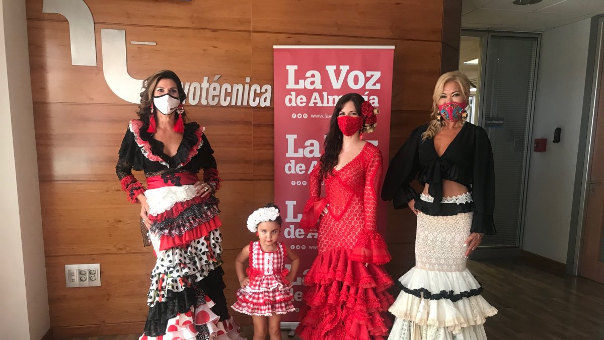 1º Premio modalidades infantil y juvenil-adultos con Rosalía Navarro y Mar Segura.