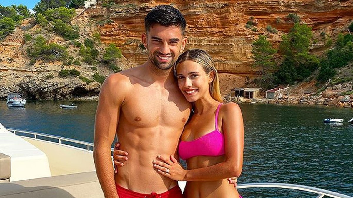 Enzo Zidane y Karen Gonçalves; ella con el anillo de compromiso.