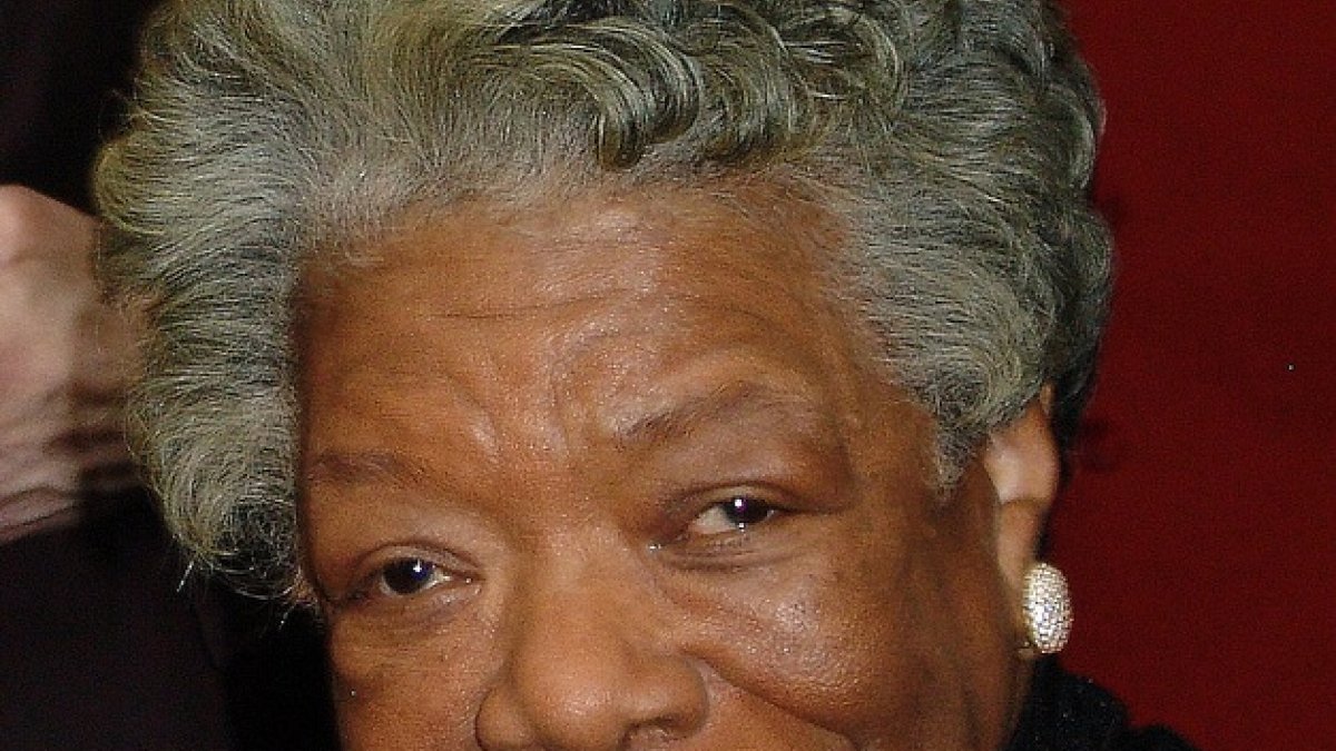 Angelou alcanzó la fama a pesar de nacer pobre y negra en un periodo de segregación racial (Foto: John Mathew Smith & www.celebrity-photos.com).