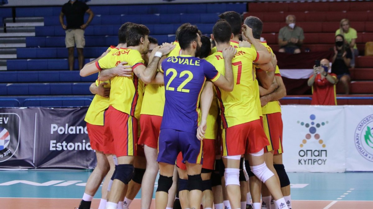 Los jugadores de España celebrando la victoria.