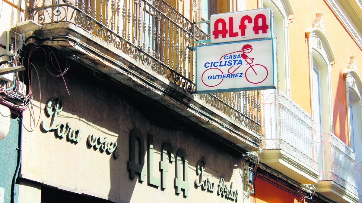 Los letreros de los comercios fantasmas