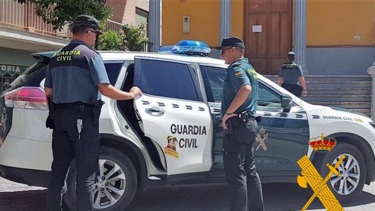 La Guardia Civil da con los presuntos autores de los hechos.