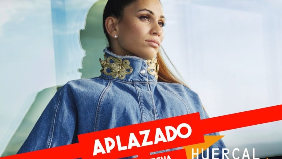 Cartel que indica el aplazamiento del concierto de Antonia.