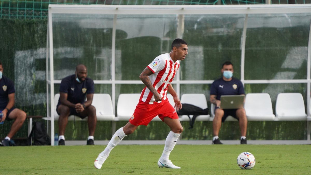 Samu Costa hizo un buen partido en su estreno.